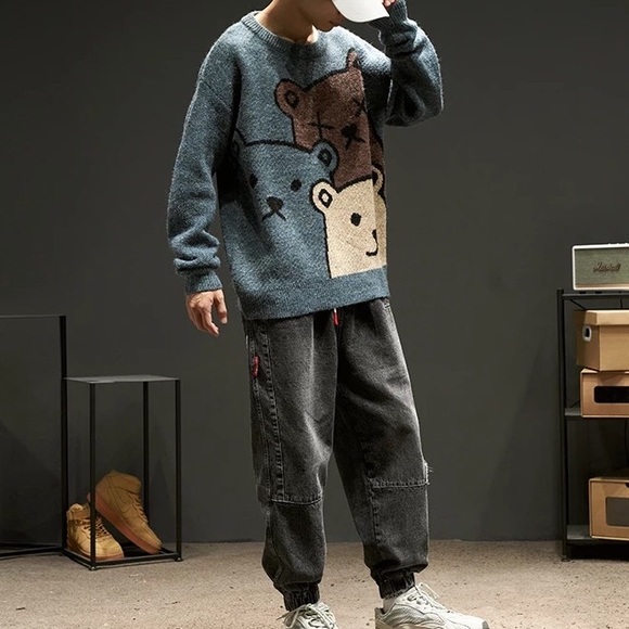 Mens Bear Sweater knit cartoon loose blue long sleeve Kawaii cartoon NWT NEW - Picture 2 of 2